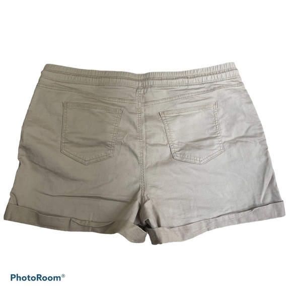 Time and Tru Plus Size Khaki Shorts Women’s XXL 20 Tan - Picture 6 of 6